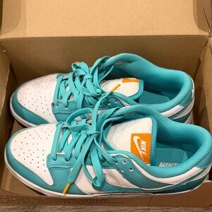 Nike Turquoise and White Low-Top Shoes